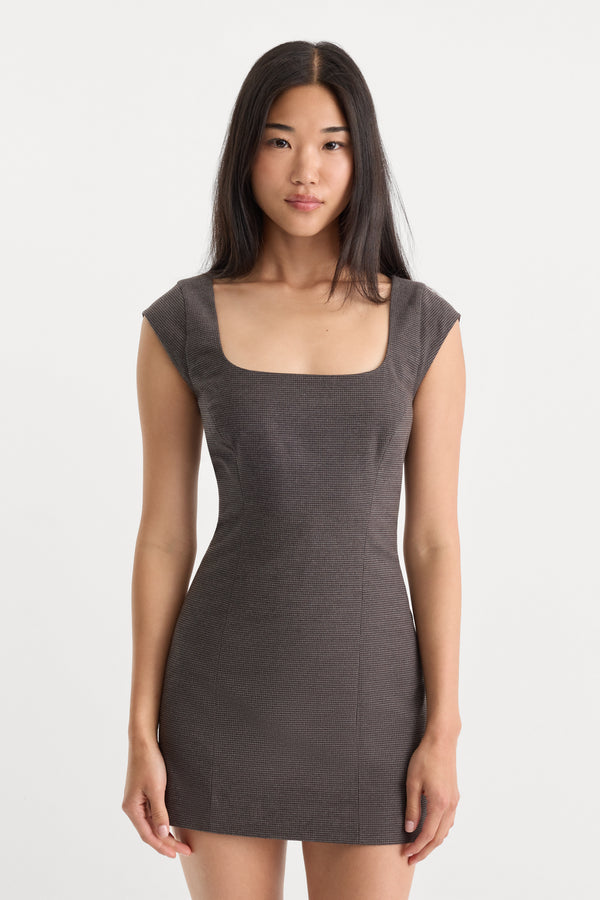 THE CAP SLEEVE MINI DRESS | CHARCOAL MINI HOUNDSTOOTH-1 | GOOD AMERICAN | MODEL