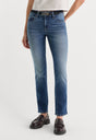 MID RISE CIGARETTE JEANS | NEWCREST-2 | GOOD AMERICAN | MODEL