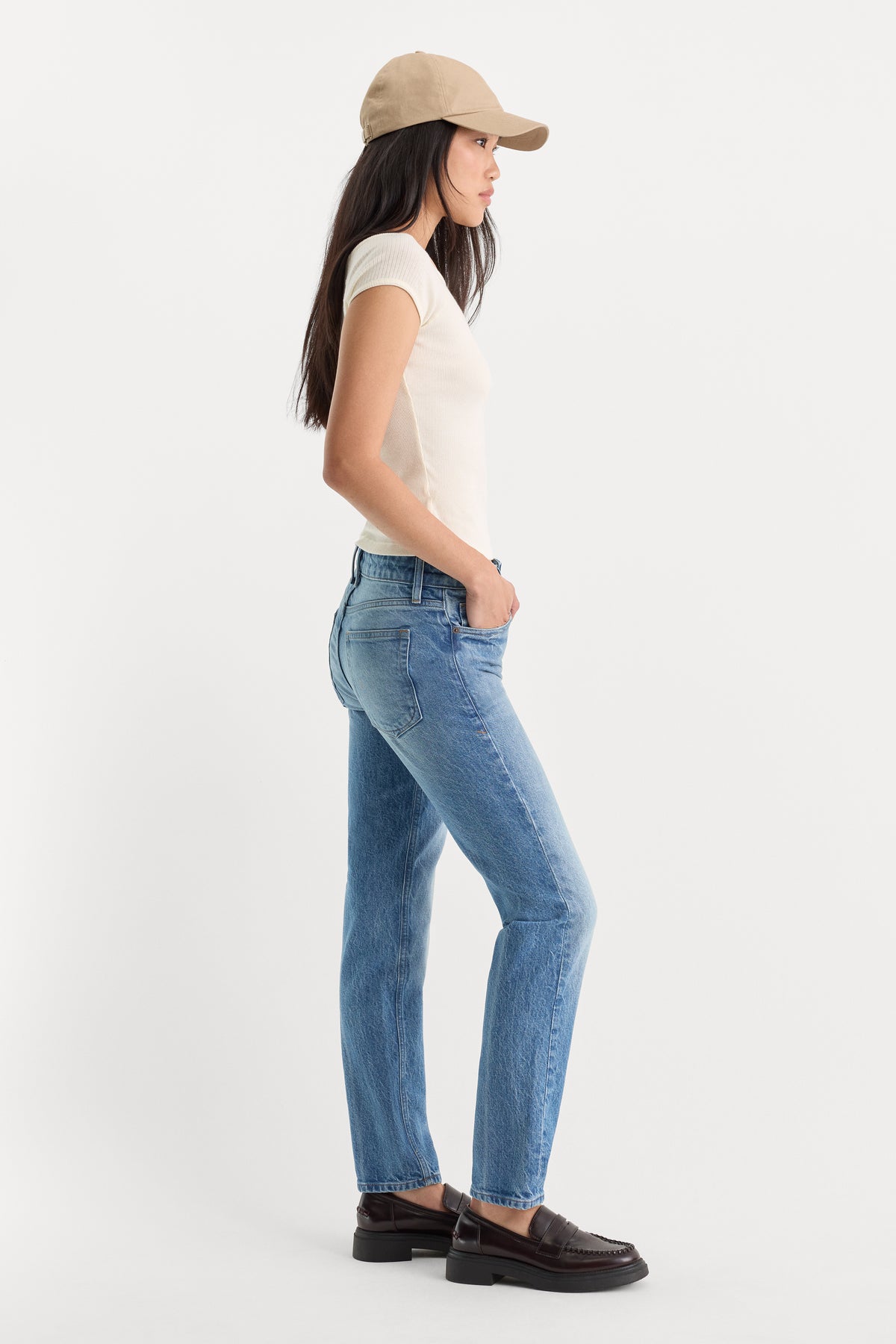 VINTAGE CIGARETTE JEANS | ELOWEN-3 | GOOD AMERICAN | MODEL