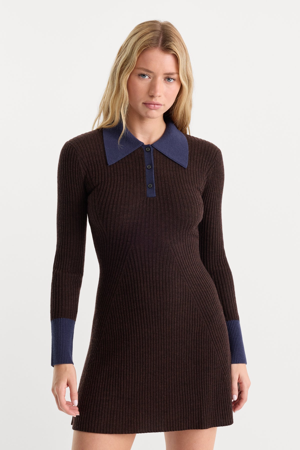 THE KNIT POLO MINI DRESS | ESPRESSO-3 | GOOD AMERICAN | MODEL