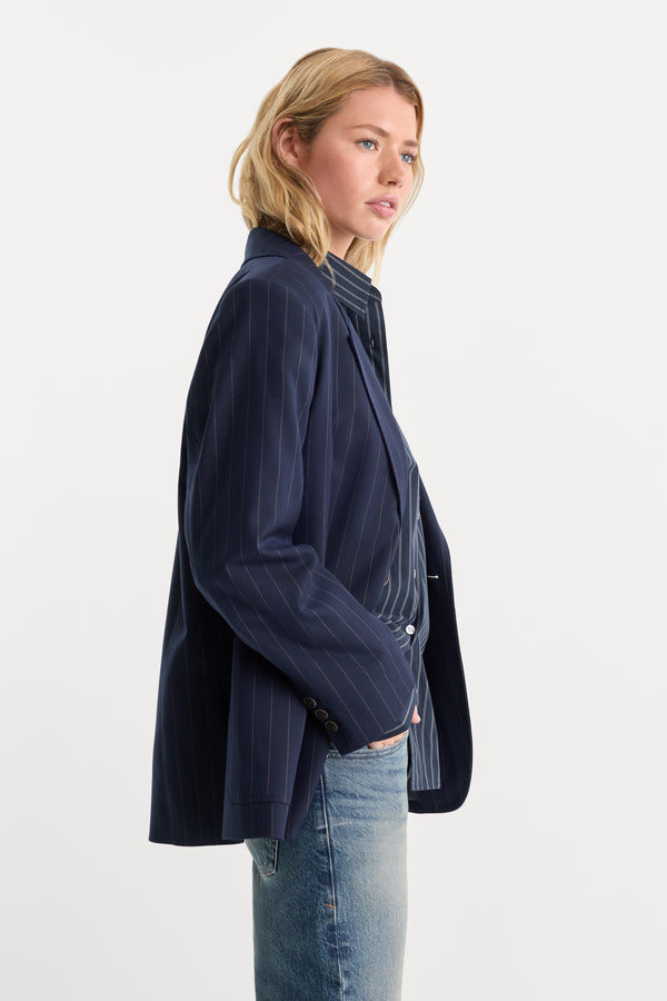 THE OVERSIZED BLAZER | NAVY PINSTRIPE-3 | GOOD AMERICAN | MODEL