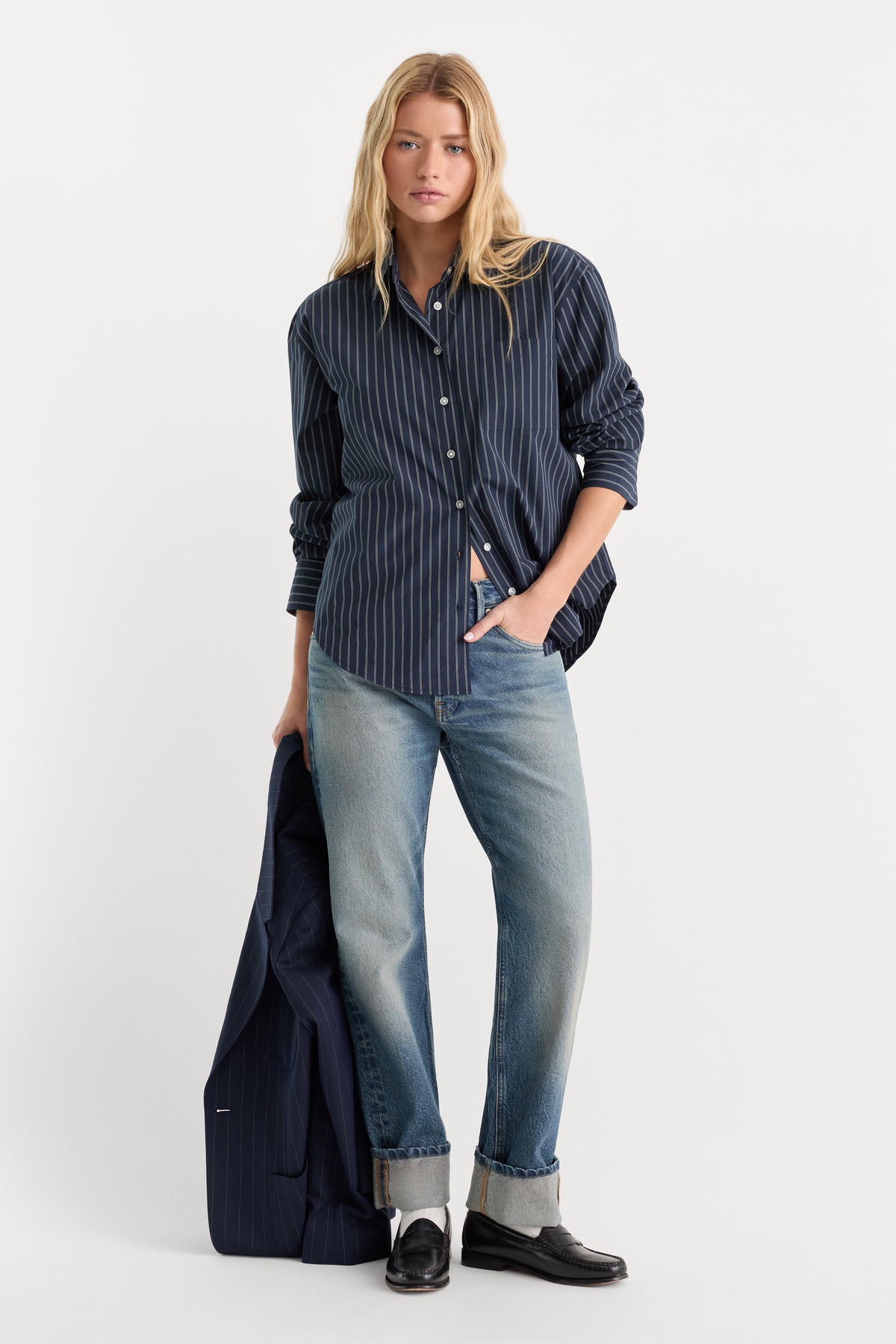 THE POPLIN EASY SHIRT | NAVY STRIPE-5 | GOOD AMERICAN | MODEL