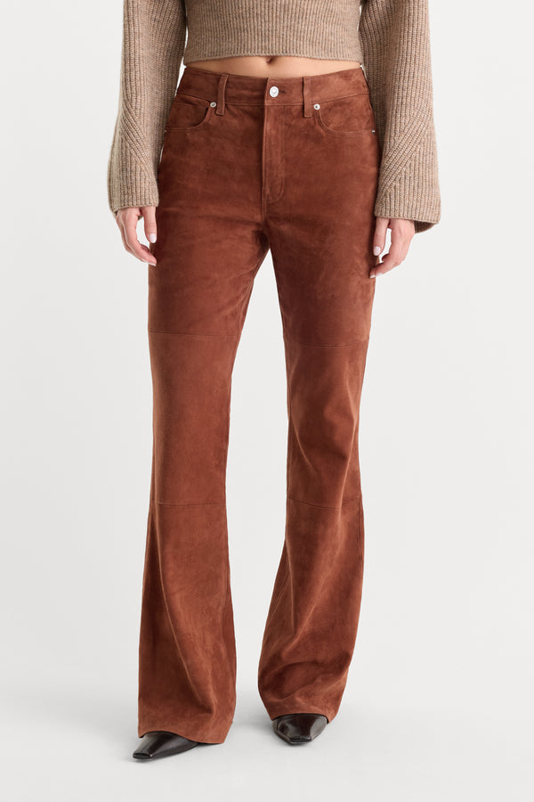 SUEDE GOOD LEGS FLARE PANT | CAFE CLAY-3 | GOOD AMERICAN | MODEL