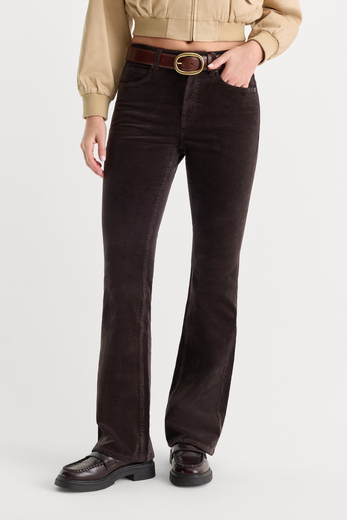 GOOD CLASSIC BOOTCUT CORDUROY PANT | ESPRESSO-3 | GOOD AMERICAN | MODEL