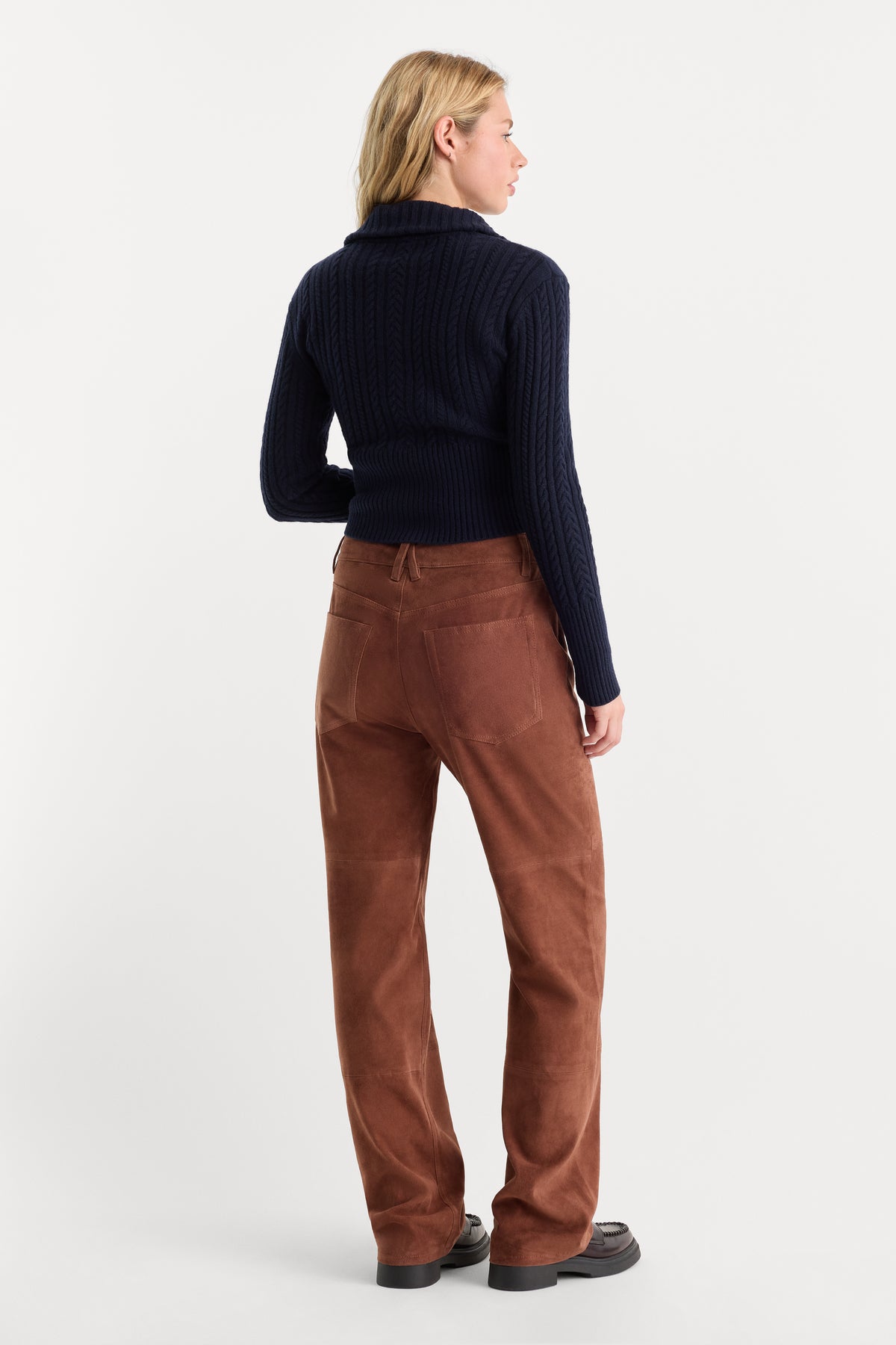 SUEDE GOOD TRUE STRAIGHT PANT | CAFE CLAY-6 | GOOD AMERICAN | MODEL