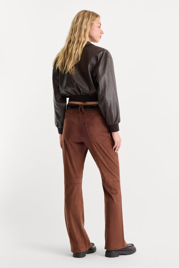 BETTER THAN SUEDE GOOD CLASSIC BOOTCUT PANT | CAFE CLAY-5 | GOOD AMERICAN | MODEL