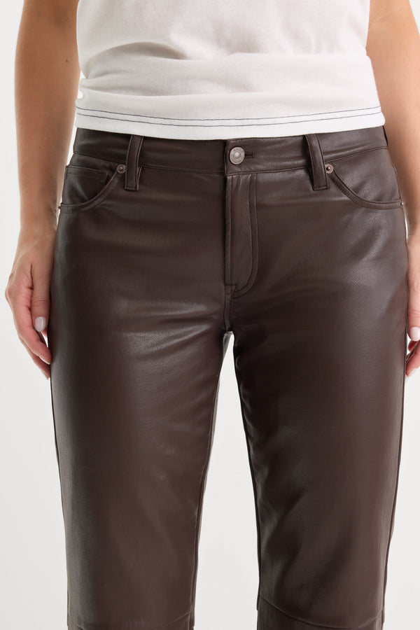 BETTER THAN LEATHER LOW RISE BOOTCUT PANT | ESPRESSO-2 | GOOD AMERICAN | MODEL