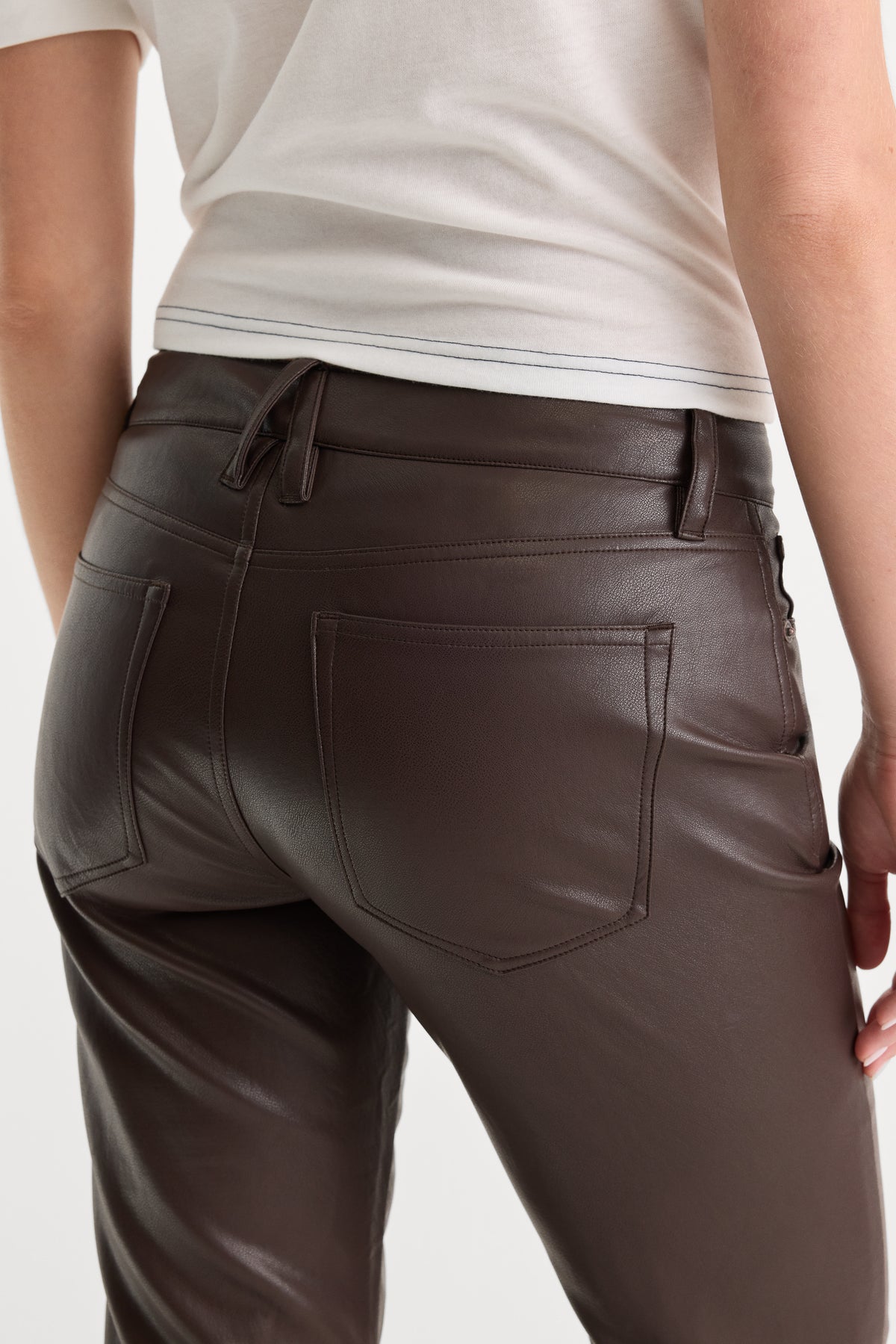 BETTER THAN LEATHER LOW RISE BOOTCUT PANT | ESPRESSO-6 | GOOD AMERICAN | MODEL