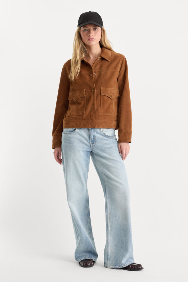 THE SUEDE BOXY JACKET | CAFE CLAY-4 | GOOD AMERICAN | MODEL