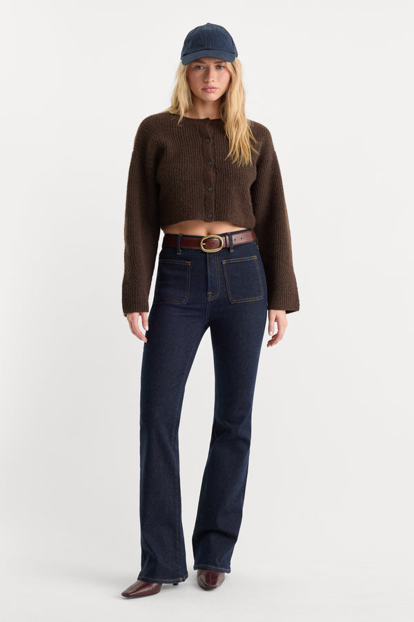 ALWAYS FITS PATCH POCKET GOOD CLASSIC BOOTCUT JEANS | DENETHICBLUE04-3 | GOOD AMERICAN | MODEL