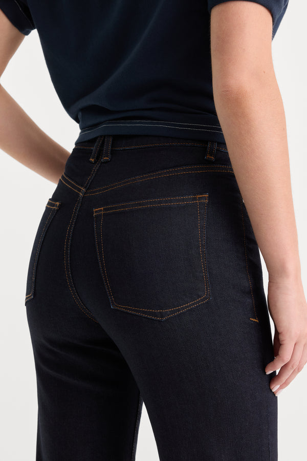 GOOD TRUE STRAIGHT JEANS | RINSE-6 | GOOD AMERICAN | MODEL