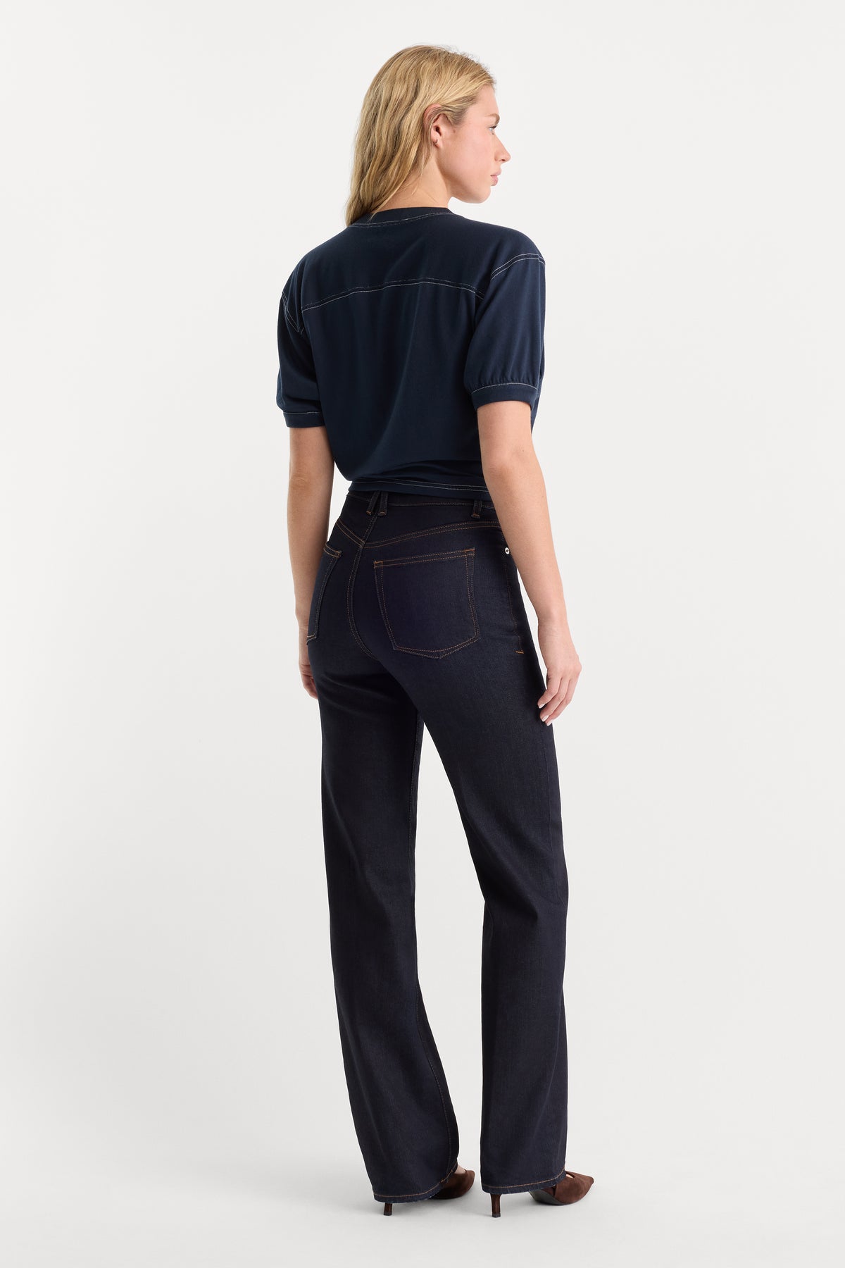 GOOD TRUE STRAIGHT JEANS | RINSE-5 | GOOD AMERICAN | MODEL