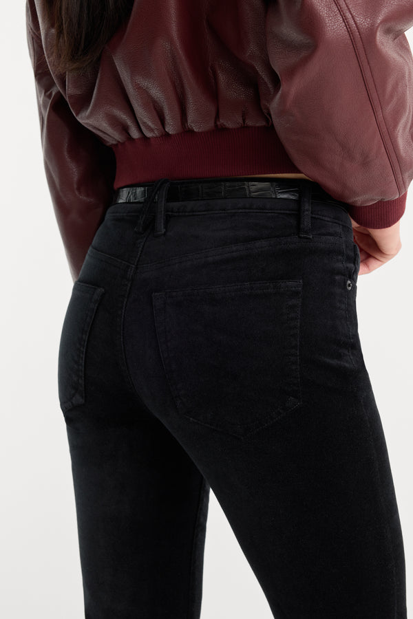 VELVET GOOD LEGS FLARE PANT | BLACK-6 | GOOD AMERICAN | MODEL