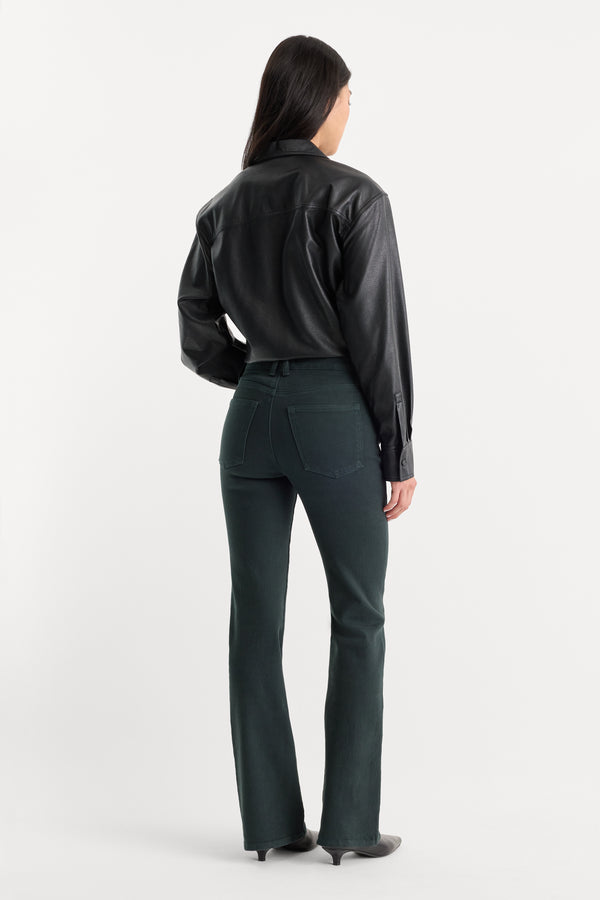 GOOD CLASSIC BOOTCUT JEANS | FOREST GREEN-5 | GOOD AMERICAN | MODEL