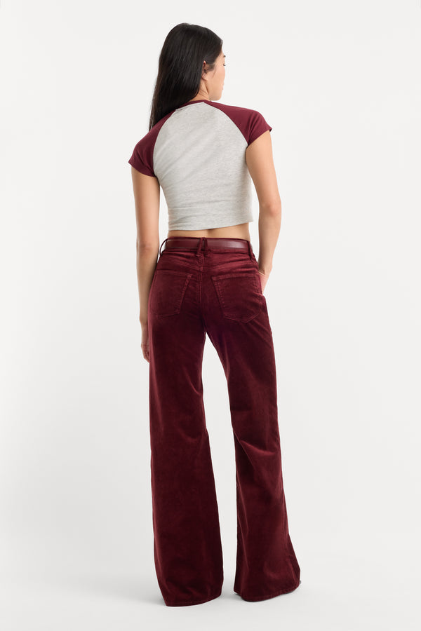 VELVET GOOD WAIST PALAZZO PANT | BERRY NOIR-5 | GOOD AMERICAN | MODEL