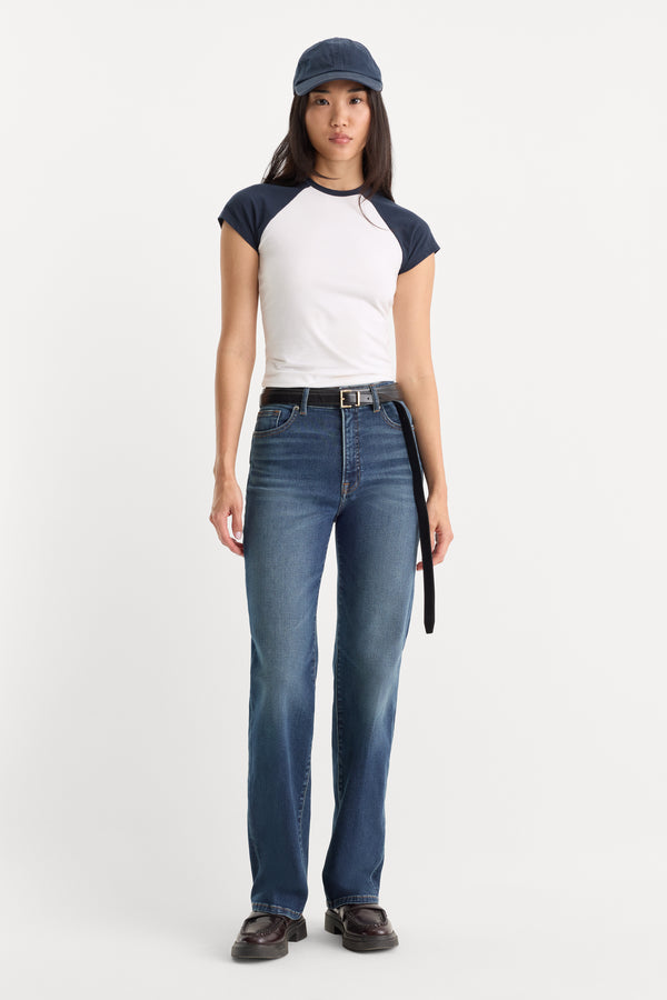 GOOD TRUE STRAIGHT JEANS | LYRIC-1 | GOOD AMERICAN | MODEL