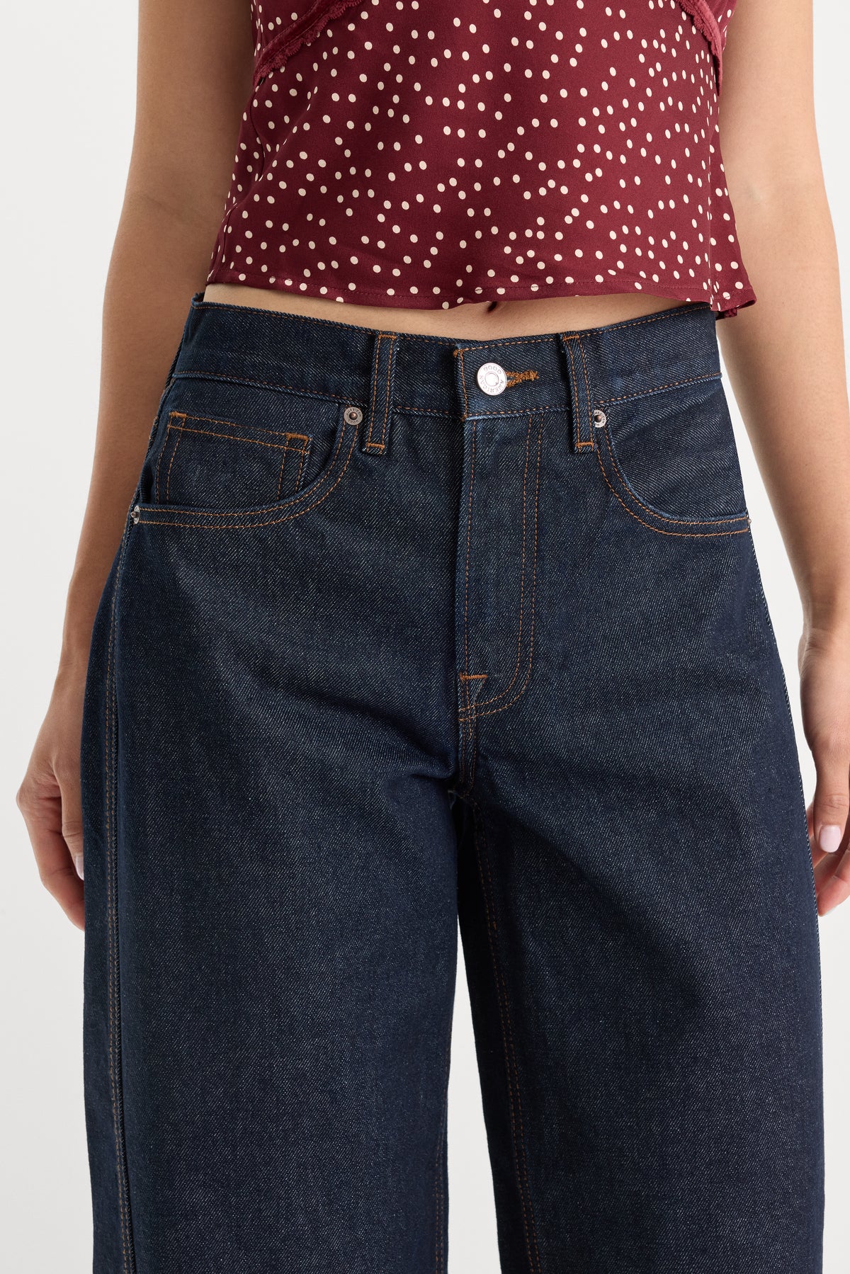 VINTAGE BARREL ANKLE JEANS | RINSE-4 | GOOD AMERICAN | MODEL