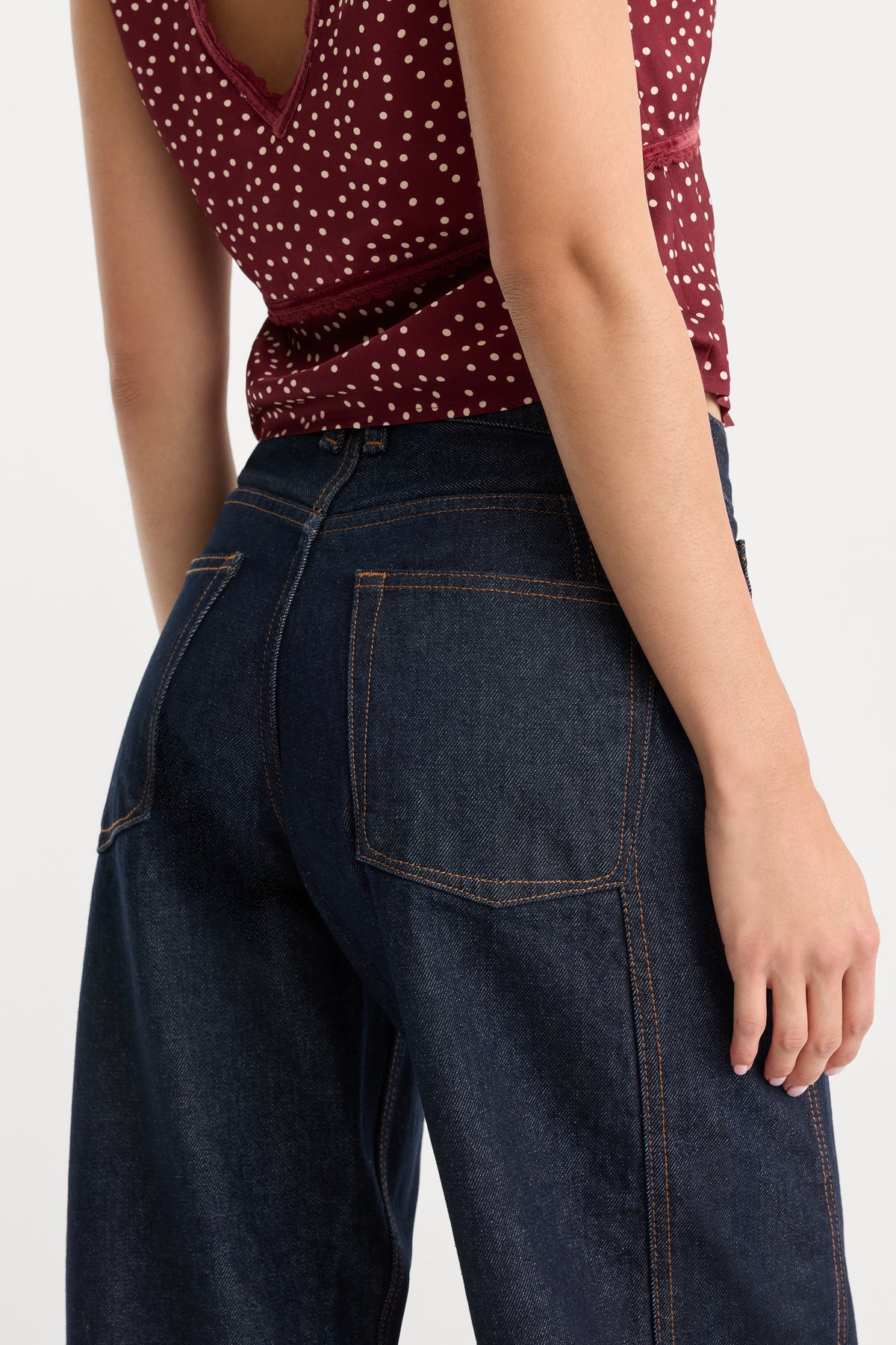 VINTAGE BARREL ANKLE JEANS | RINSE-6 | GOOD AMERICAN | MODEL