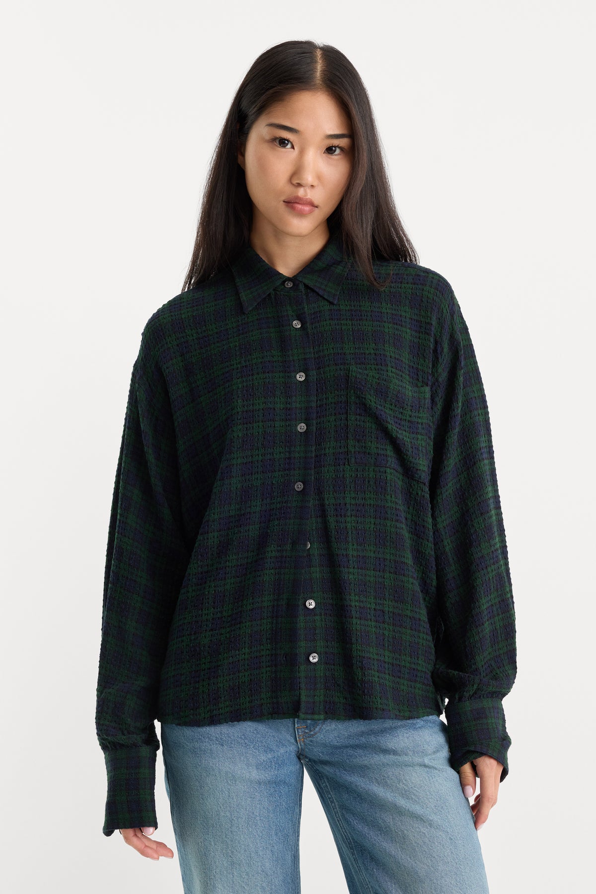 THE CRINKLE EASY SHIRT | FOREST PLAID-1 | GOOD AMERICAN | MODEL