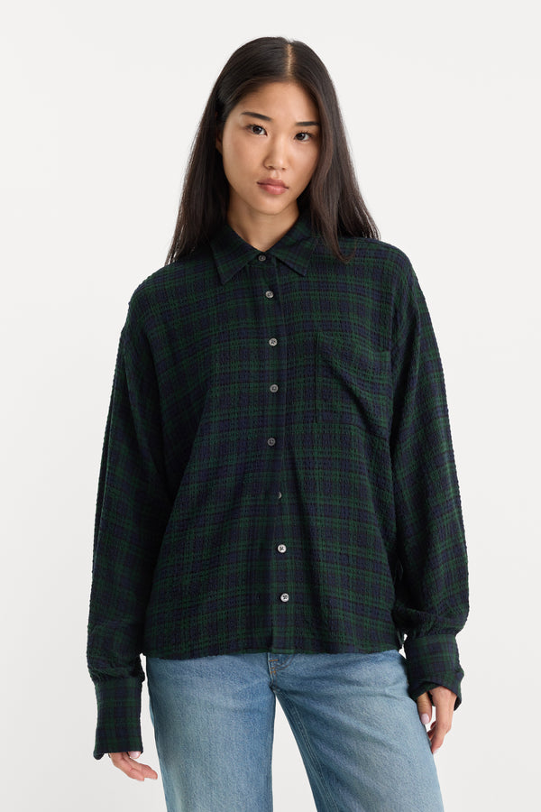 THE CRINKLE EASY SHIRT | FOREST PLAID-1 | GOOD AMERICAN | MODEL