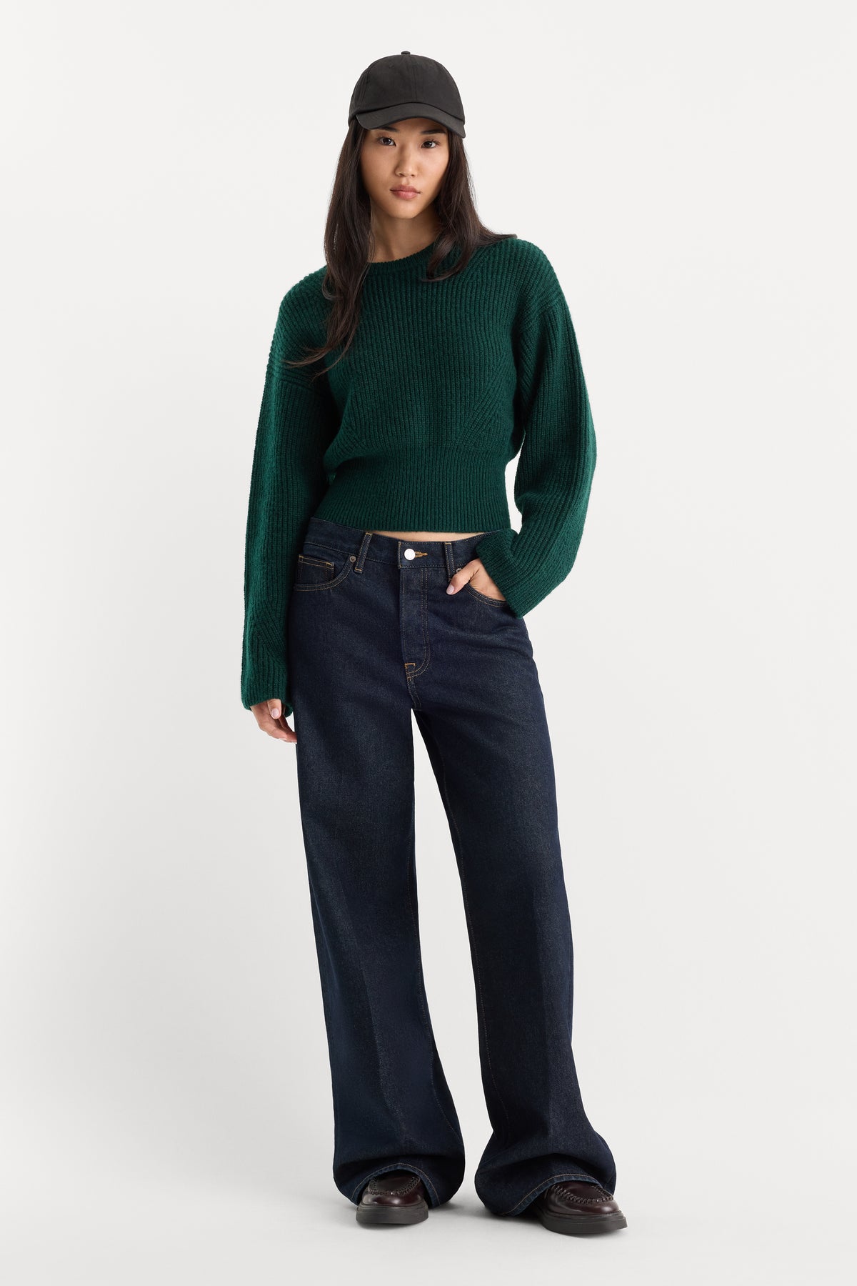 THE CHUNKY KNIT SWEATER | FOREST GREEN-5 | GOOD AMERICAN | MODEL