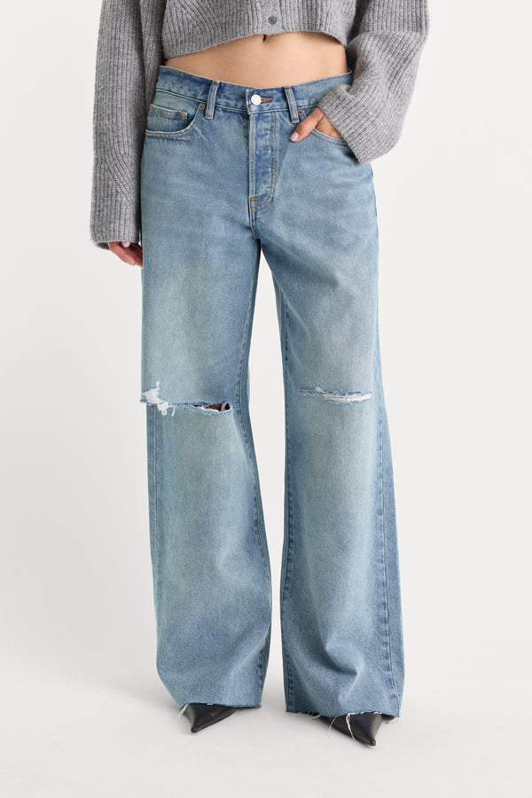 VINTAGE LOW SLUNG BAGGY JEANS | TERRA-2 | GOOD AMERICAN | MODEL