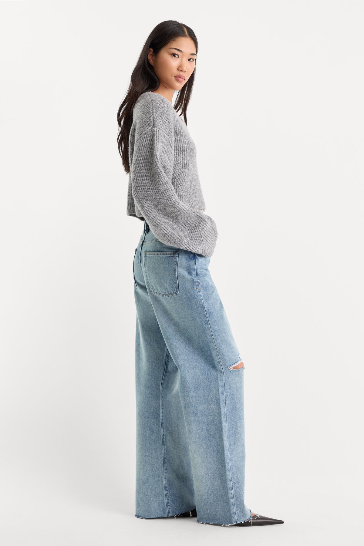 VINTAGE LOW SLUNG BAGGY JEANS | TERRA-3 | GOOD AMERICAN | MODEL