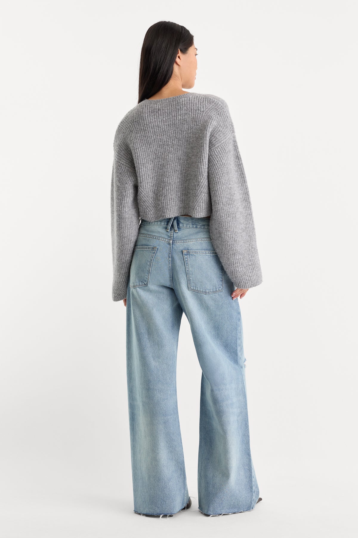 VINTAGE LOW SLUNG BAGGY JEANS | TERRA-5 | GOOD AMERICAN | MODEL