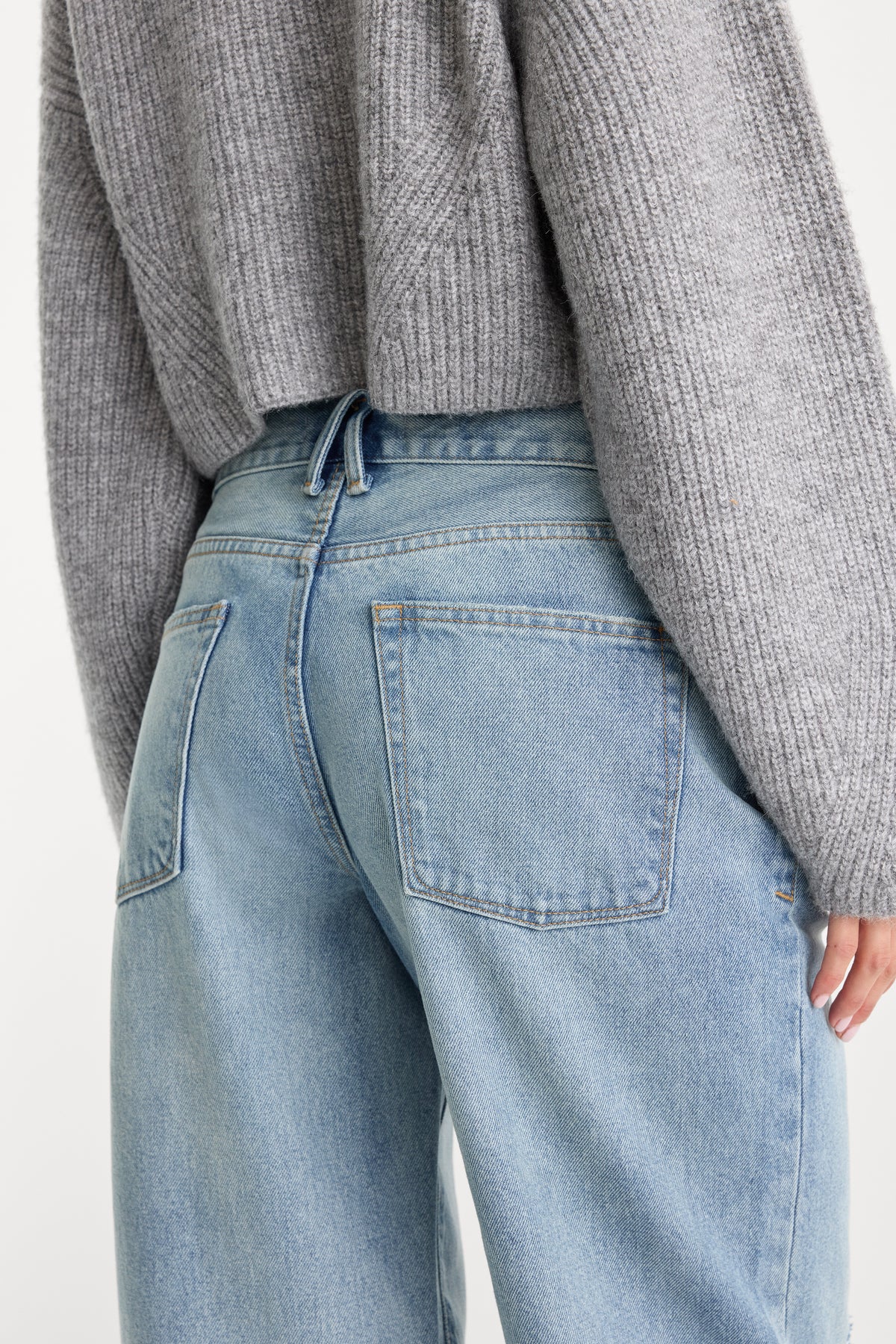 VINTAGE LOW SLUNG BAGGY JEANS | TERRA-6 | GOOD AMERICAN | MODEL