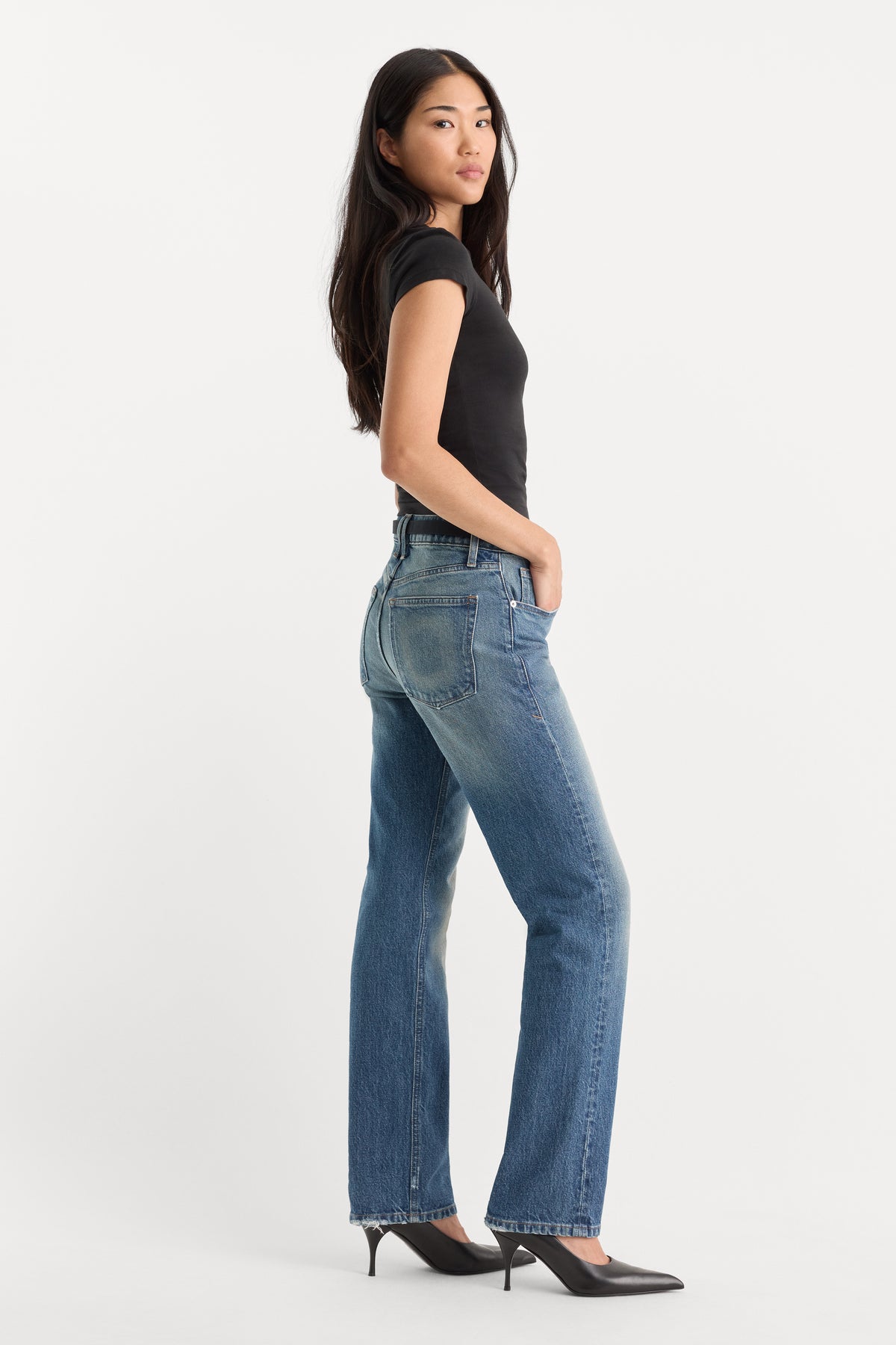 VINTAGE STRAIGHT JEANS | INDIGO1282-3 | GOOD AMERICAN | MODEL