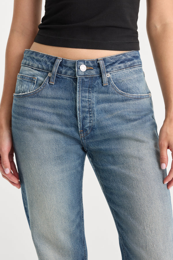 VINTAGE STRAIGHT JEANS | INDIGO1282-4 | GOOD AMERICAN | MODEL