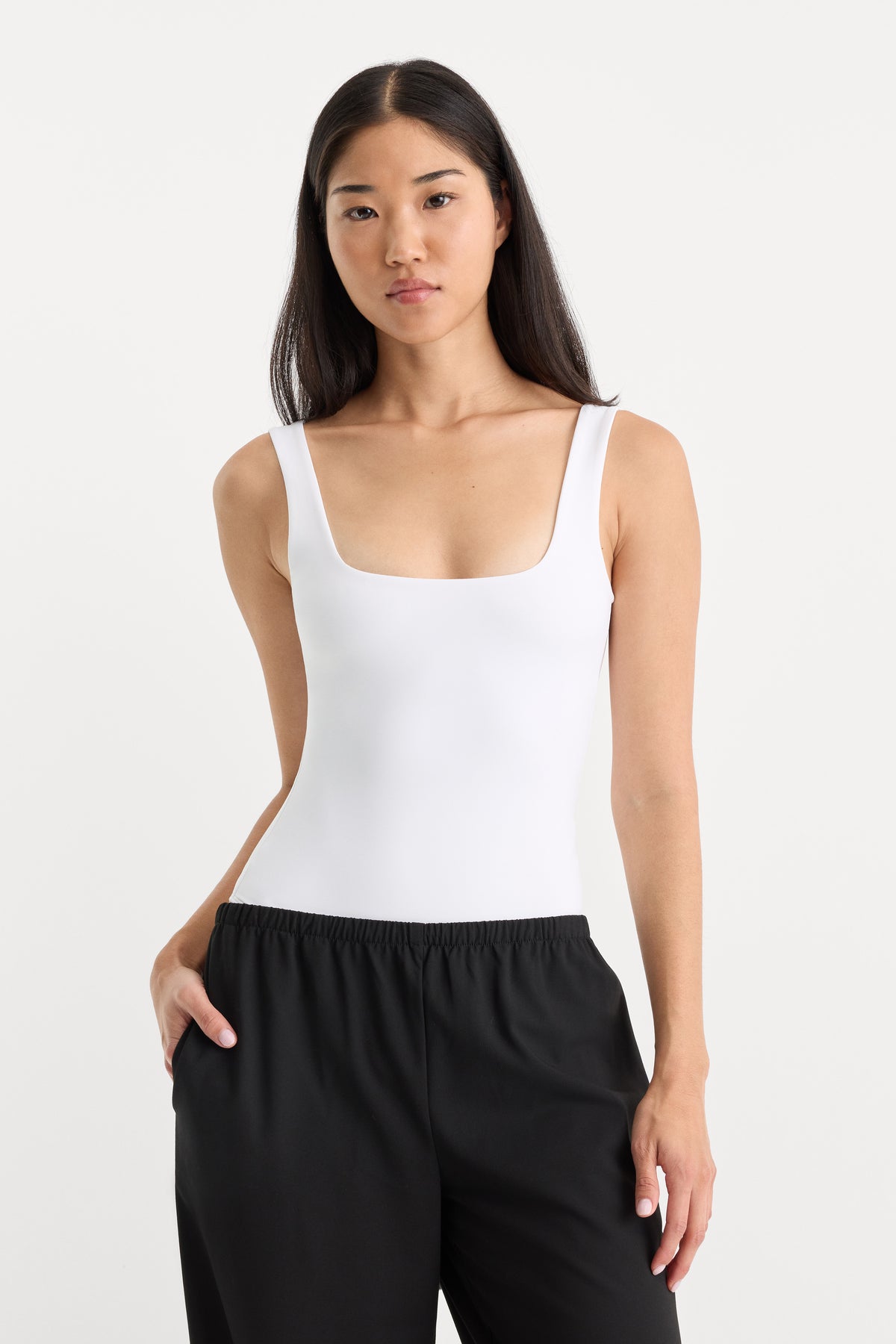 SCULPTING MODERN TANK BODYSUIT | WHITE001-1 | GOOD AMERICAN | MODEL