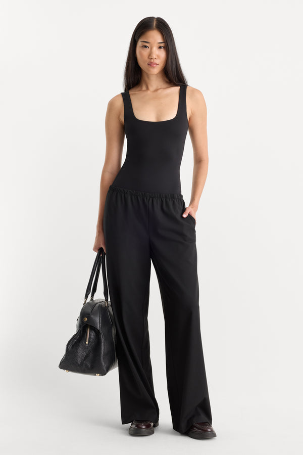 SCULPTING MODERN TANK BODYSUIT | BLACK-3 | GOOD AMERICAN | MODEL