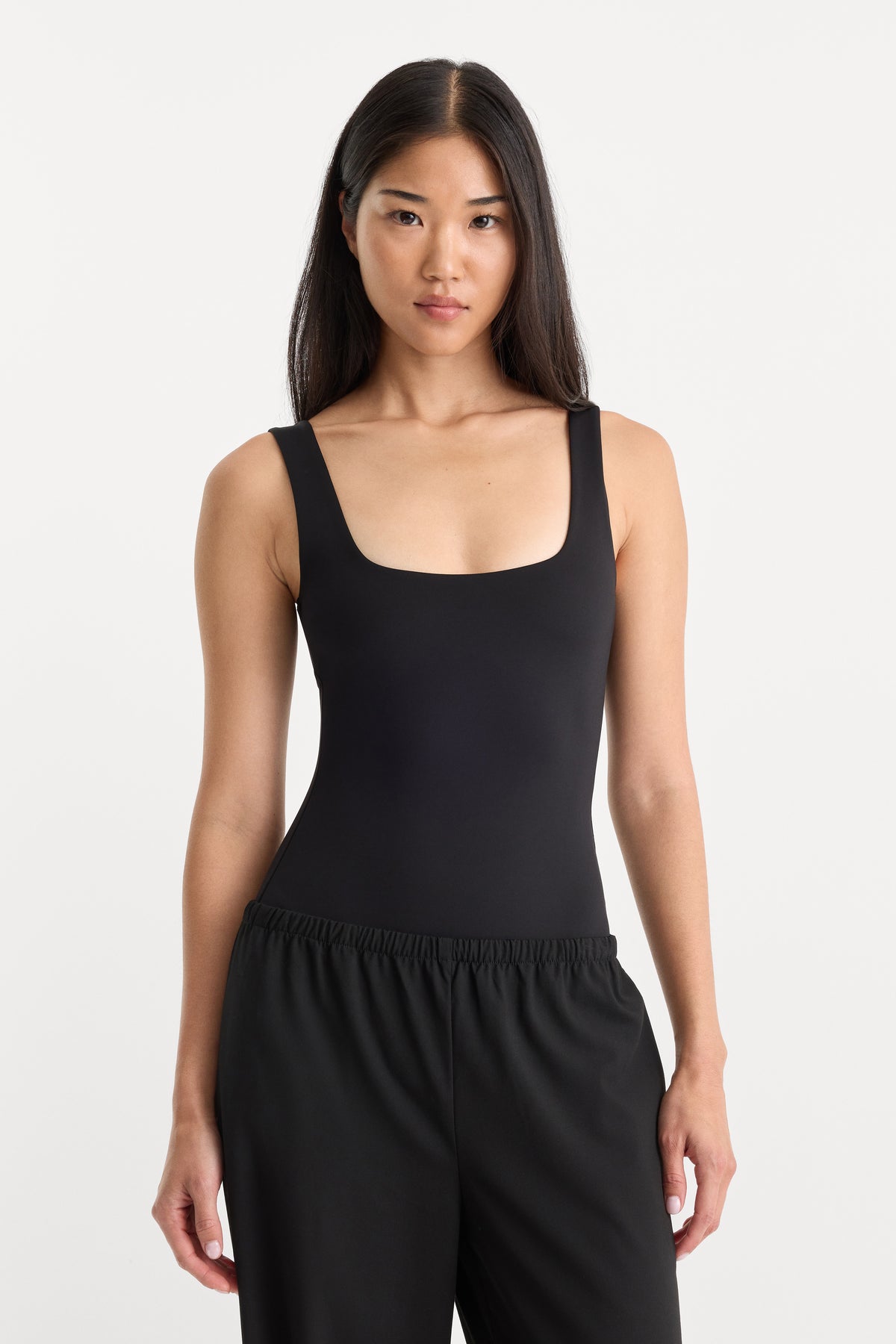 SCULPTING MODERN TANK BODYSUIT | BLACK-1 | GOOD AMERICAN | MODEL