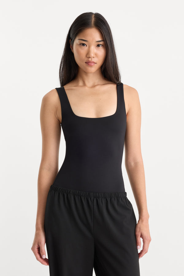 SCULPTING MODERN TANK BODYSUIT | BLACK-1 | GOOD AMERICAN | MODEL