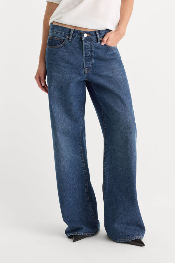 VINTAGE LOW SLUNG BAGGY JEANS | TRACE-6 | GOOD AMERICAN | MODEL