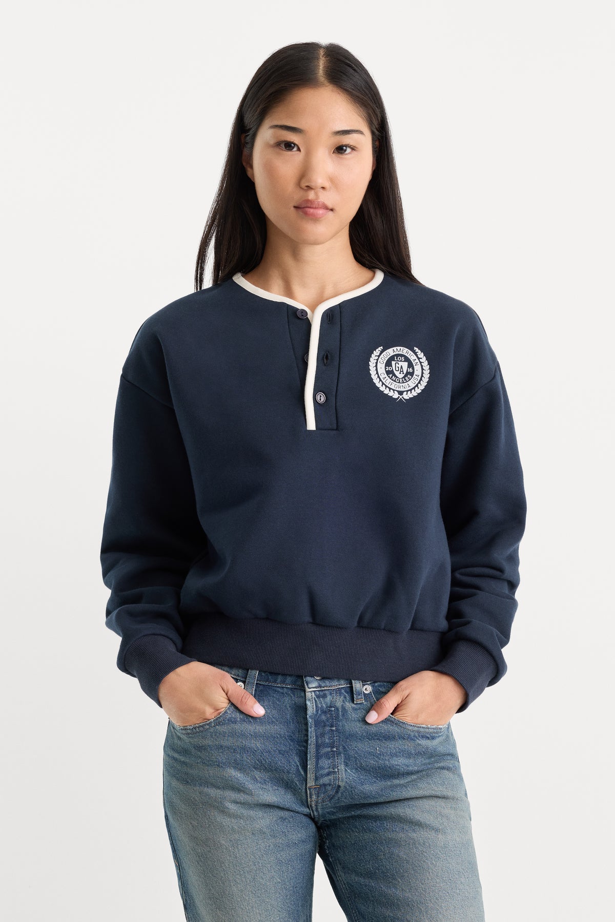 THE BRUSHED FLEECE HENLEY | NEW NAVY-1 | GOOD AMERICAN | MODEL