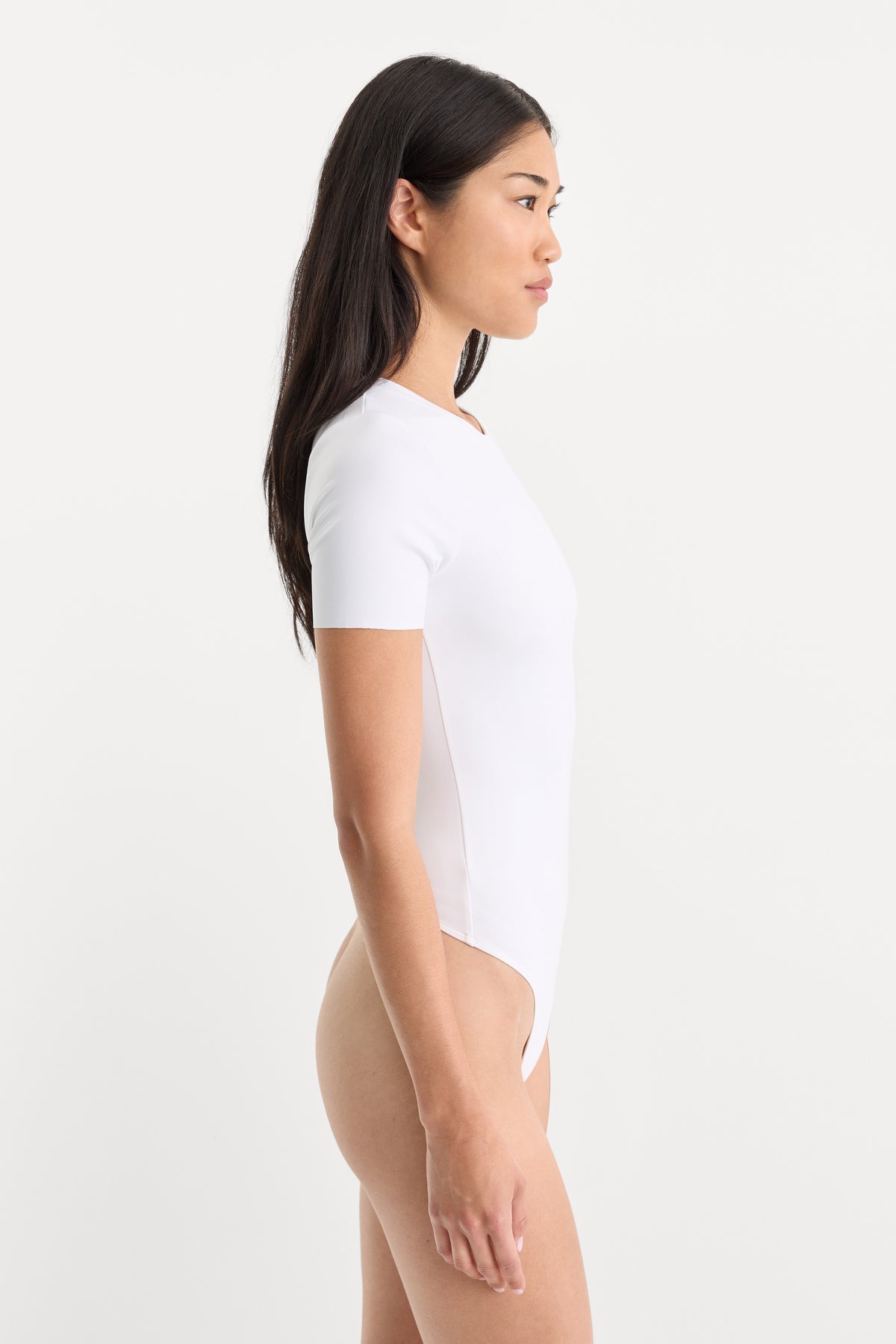 THE SCULPTING MODERN BODYSUIT | WHITE-4 | GOOD AMERICAN | MODEL