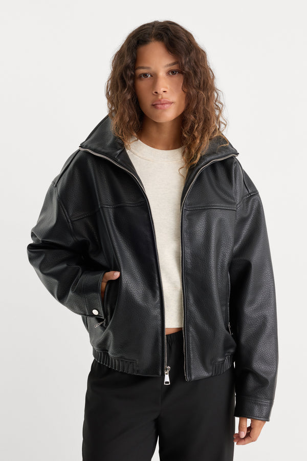 THE BETTER THAN LEATHER FUNNEL JACKET | BLACK001-2 | GOOD AMERICAN | MODEL