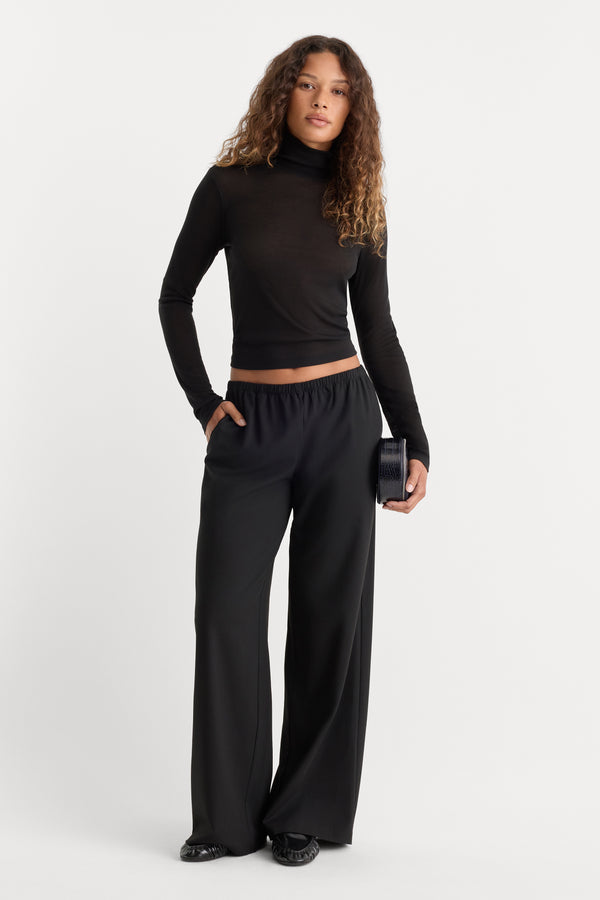 THE SHEER RIB TURTLENECK | BLACK001-4 | GOOD AMERICAN | MODEL