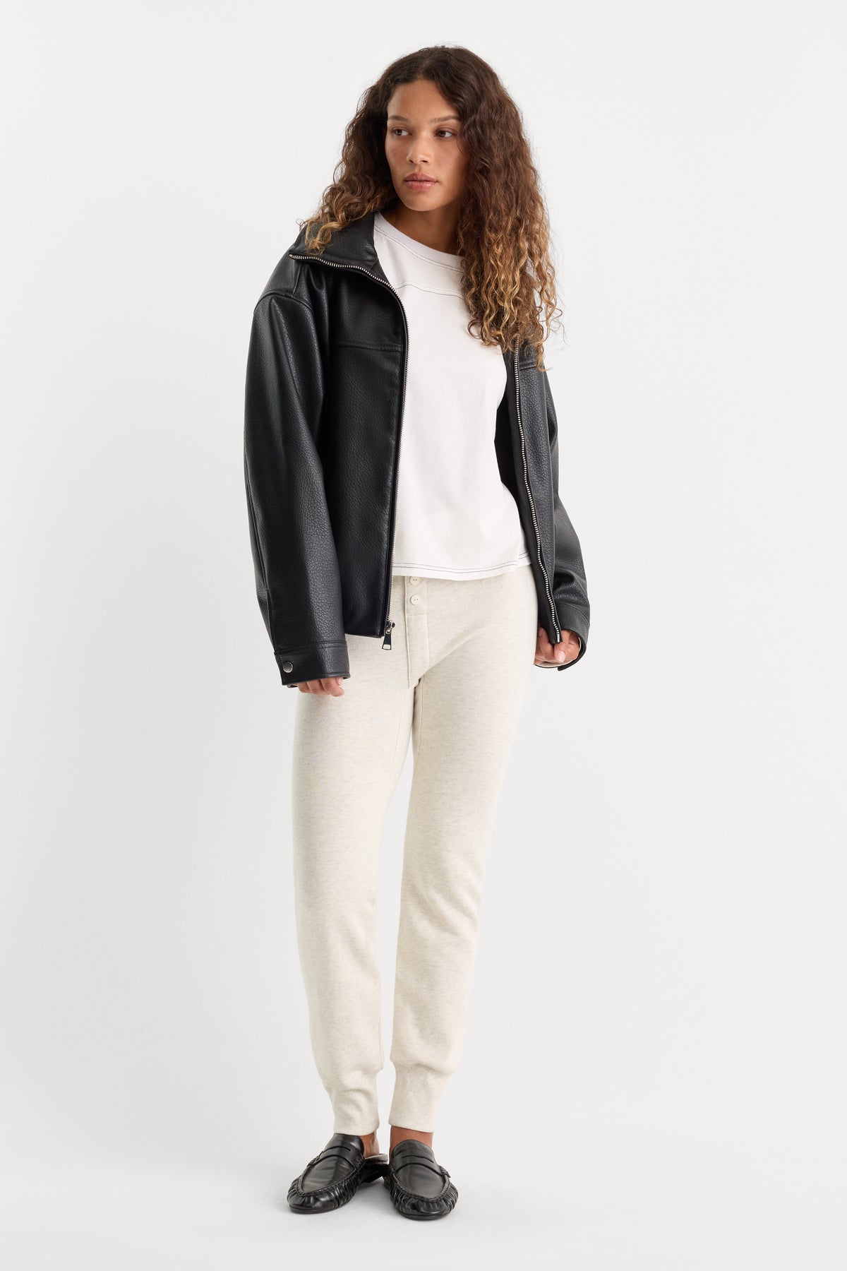 THE FRENCH TERRY BUTTON FRONT LEGGING | OATMEAL HEATHER-2 | GOOD AMERICAN | MODEL