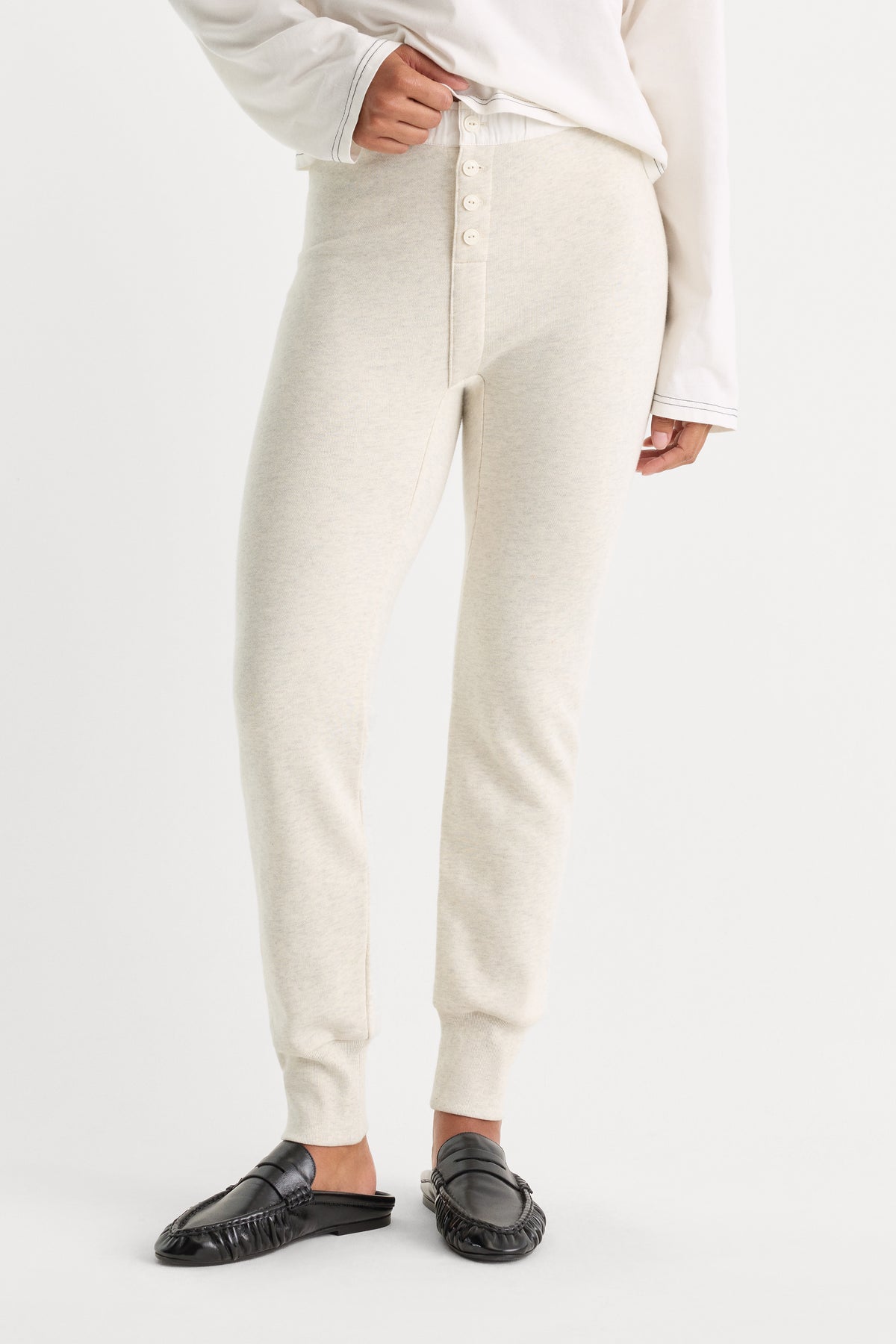 THE FRENCH TERRY BUTTON FRONT LEGGING | OATMEAL HEATHER-3 | GOOD AMERICAN | MODEL
