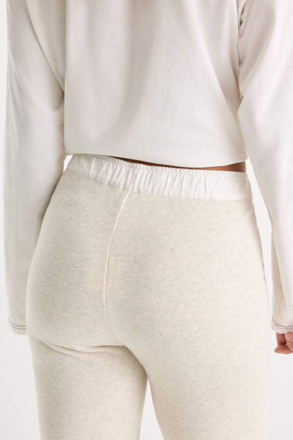 THE FRENCH TERRY BUTTON FRONT LEGGING | OATMEAL HEATHER-7 | GOOD AMERICAN | MODEL