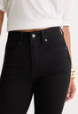 ALWAYS FITS GOOD CLASSIC BOOTCUT JEANS | BLACK001-4 | GOOD AMERICAN | MODEL
