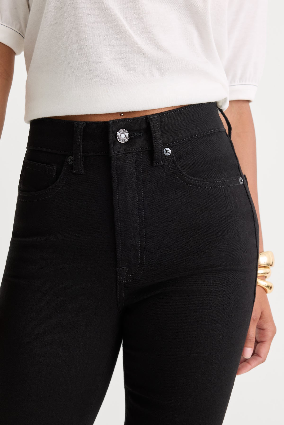 ALWAYS FITS GOOD CLASSIC BOOTCUT JEANS | BLACK001-4 | GOOD AMERICAN | MODEL