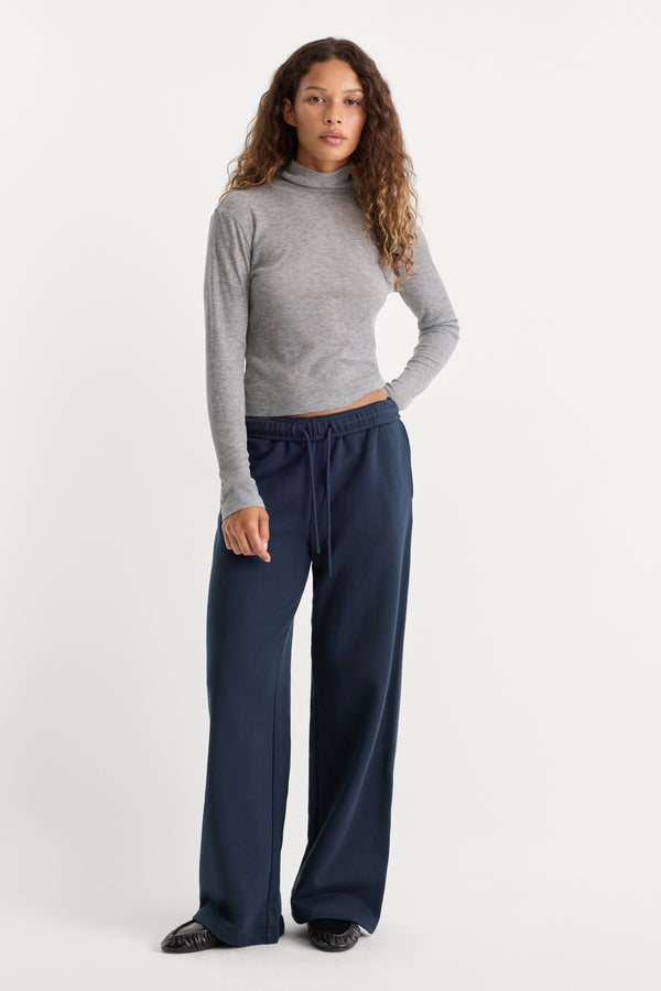 THE SHEER RIB TURTLENECK | GREY MELANGE-4 | GOOD AMERICAN | MODEL