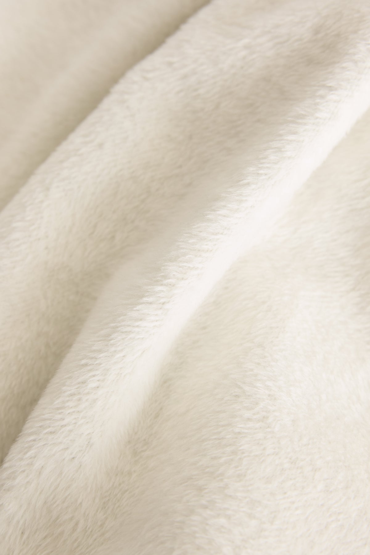 THE BRUSHED FLEECE HENLEY | OATMEAL-4 | GOOD AMERICAN | MODEL