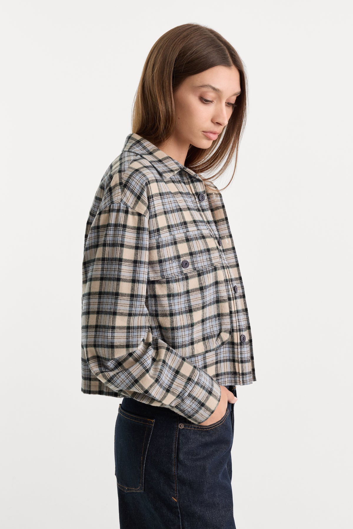 THE PATCH POCKET SHIRT | TAN PLAID-3 | GOOD AMERICAN | MODEL
