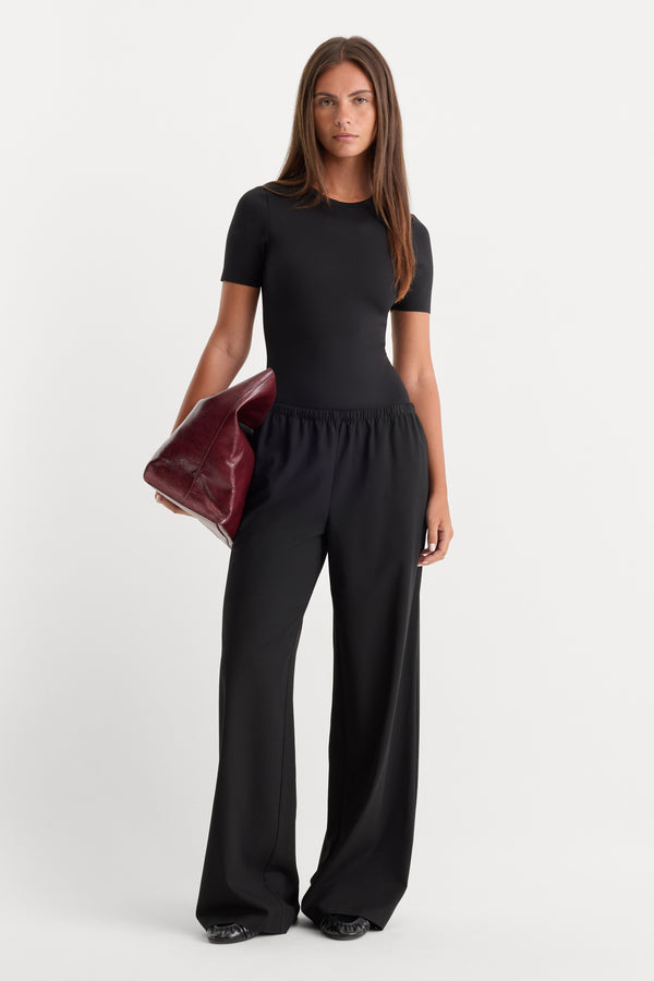 THE SCULPTING MODERN BODYSUIT| BLACK-3 | GOOD AMERICAN | MODEL