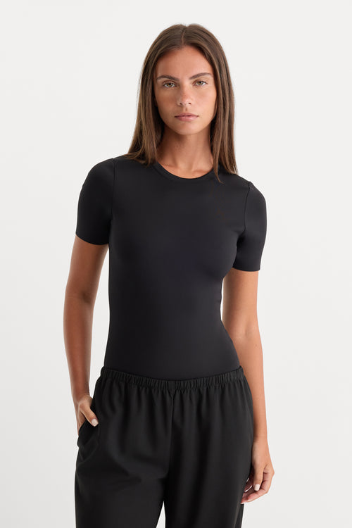 THE SCULPTING MODERN BODYSUIT| BLACK-1 | GOOD AMERICAN | MODEL
